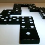 play dominoes